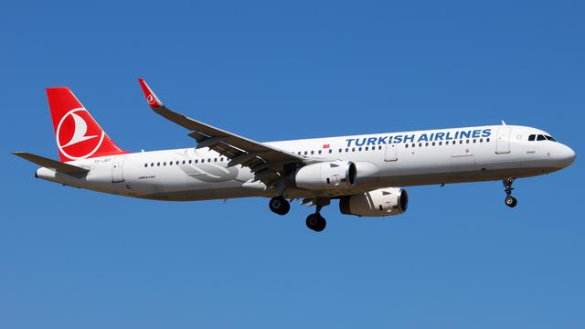 TC-JST:Airbus A321:Turkish Airlines